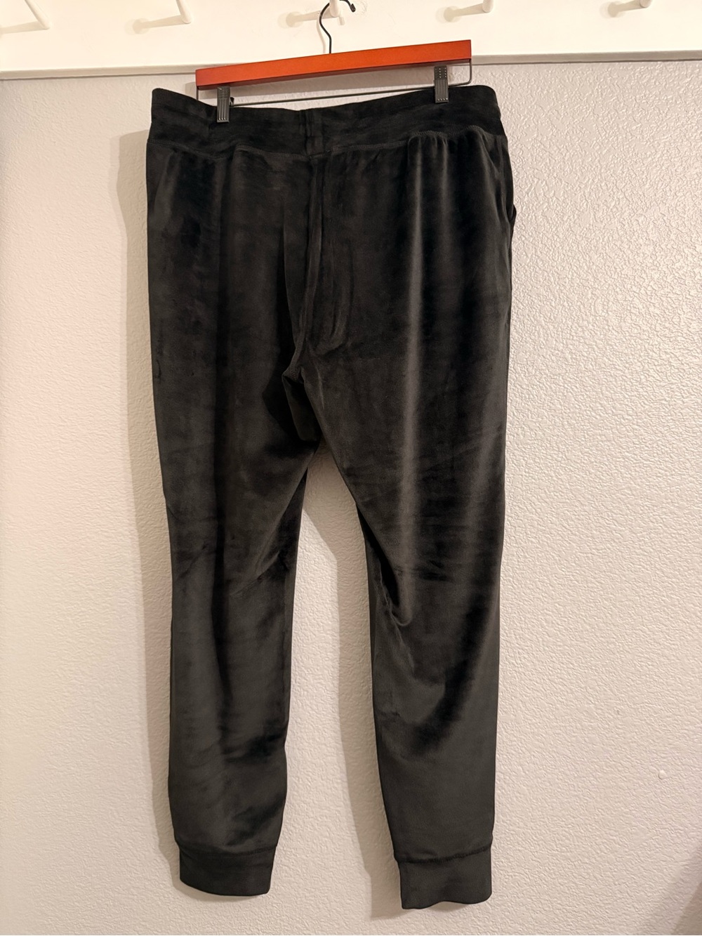 32 Degrees Black Plush Velour Jogger Pants - Picture 2 of 8